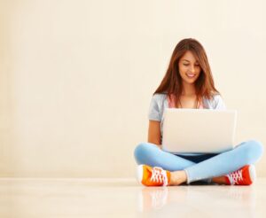 woman laptop Fotolia 30622982 Subscription XXL 300x246 - Top Tips To Culminate The Response To Your Social Media Posts